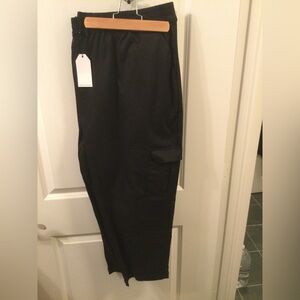 NWT Univ Standard XL Utility Pocket Pants - black